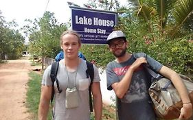 Lake House Homestay
